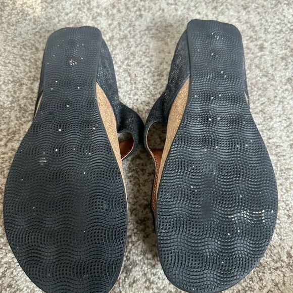 TAOS LUCY THONG SANDALS 8-8.5 - Picture 6 of 7